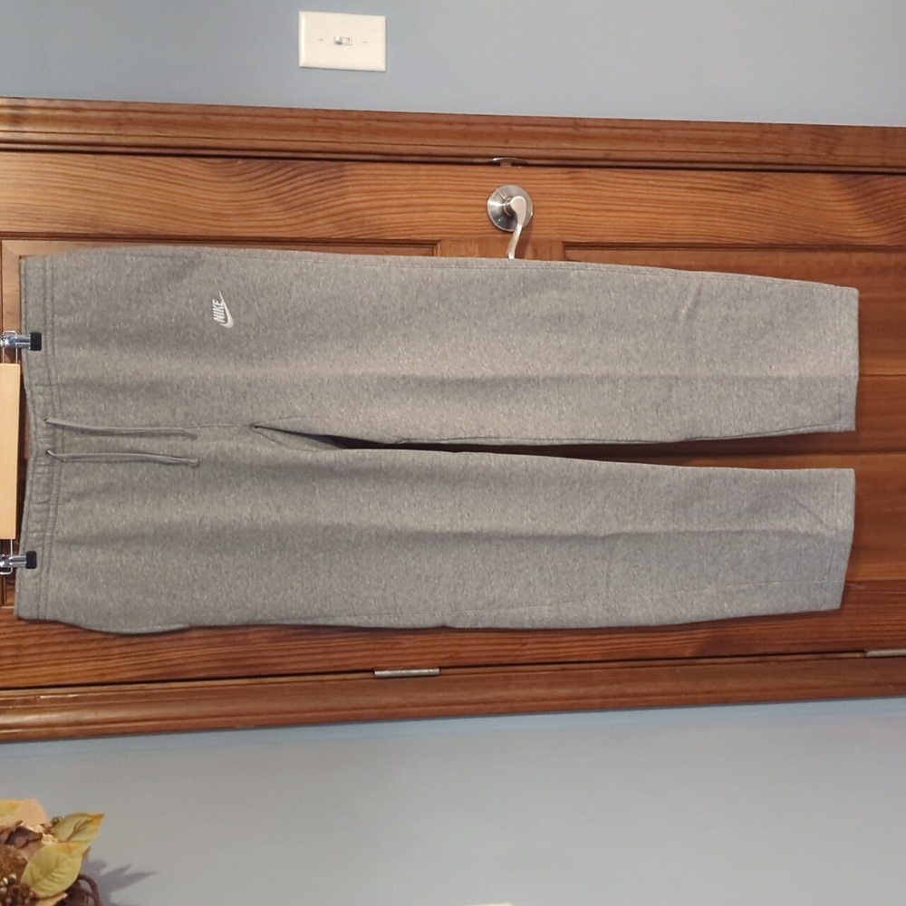 NWOT NIKE grey sweat pants XLT